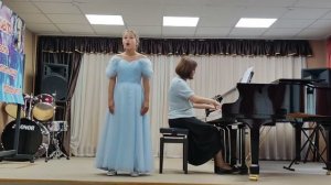 Генералова Ксения р.н.п "Среди долины ровныя"