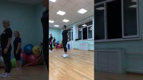 Тренировка с одной гантелей 2 кг.!