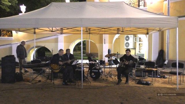 ГИТАРНЫЕ ФОРМЫ Алексея Кузнецова - ALONE TOGETHER (Джаз в губернаторском саду) смотреть онлайн