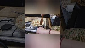 гороховый суп и наливной пирог с капустой