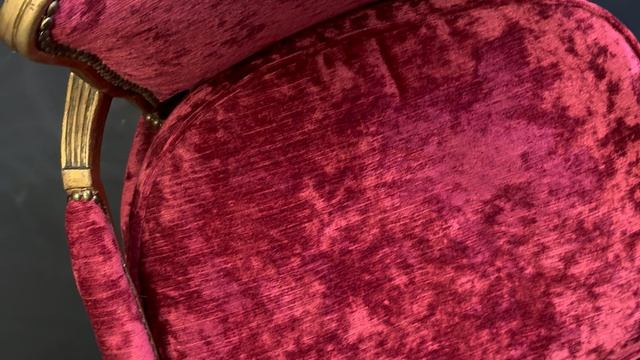 Пара розовых мансардных кресел в стиле Луи XV (Франция, середина XX века)