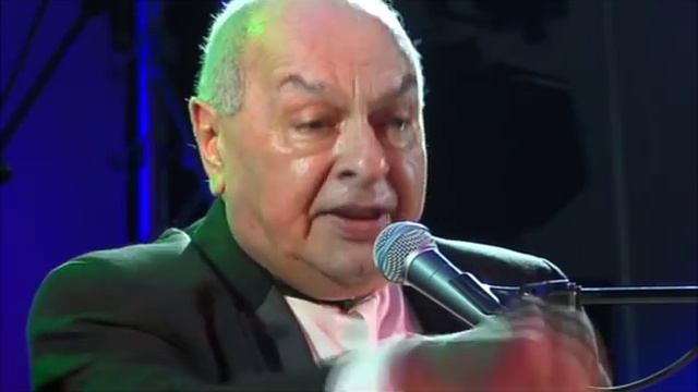 Левон Оганезов - Музыкальные истории и пародии смотреть онлайн