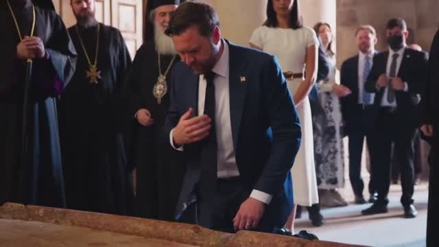 Вэнс не поцеловал стену в Израиле, а посетил Храм Гроба Господня