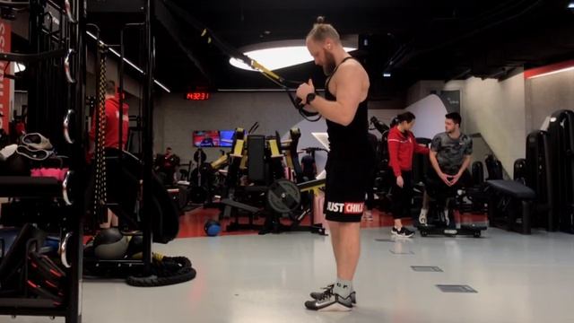 TRX Scissors Lunges