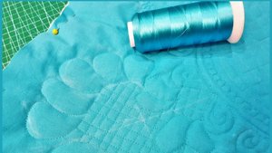 Декоративная стежка лоскутного изделия