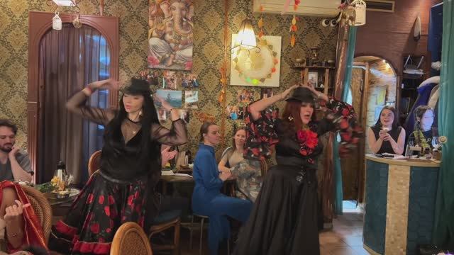 ЦЫГАНСКИЕ ТАНЦЫ "Я МИЛОГО УЗНАЮ ПО ПОХОДКЕ". АРТИСТЫ НА ПРАЗДНИК. Коллектив  "Экспромт"