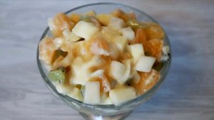 Простой и очень вкусный фруктовый салат.