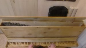 Красивая мелодия на самодельном пианино