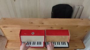 В гостях у сказки на двух детских пианино