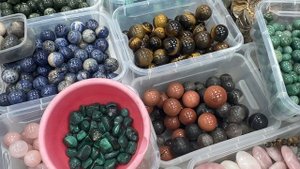 Натуральные камни и минералы  Бусины штучно  Обзор бывшей гостиницы ТЦ Севастополь. Закупка.