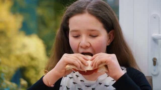 Go Getter 1, Video 17, p.40, Unit 3.4 Where's the bathroom? смотреть онлайн