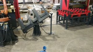 Работа двух роботизированных комплексов гибки металла на производстве | Техновелд