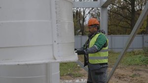 #прямосейчас на ВЗУ в деревне Алёхново идет монтаж станции обезжелезивания воды.