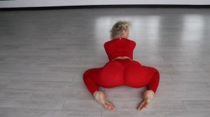 Орешки разминаю. 18+. Эротика