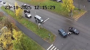 Мотоциклист из Петрозаводска врезался в стоящий автомобиль