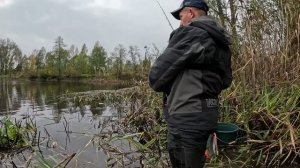 ПОПАЛ НА ЖОР ЩУКИРЫБАЛКА НА ПОПЛАВОК 2025.РЫБАЛКА НА ЖИВЦА ОСЕНЬЮ