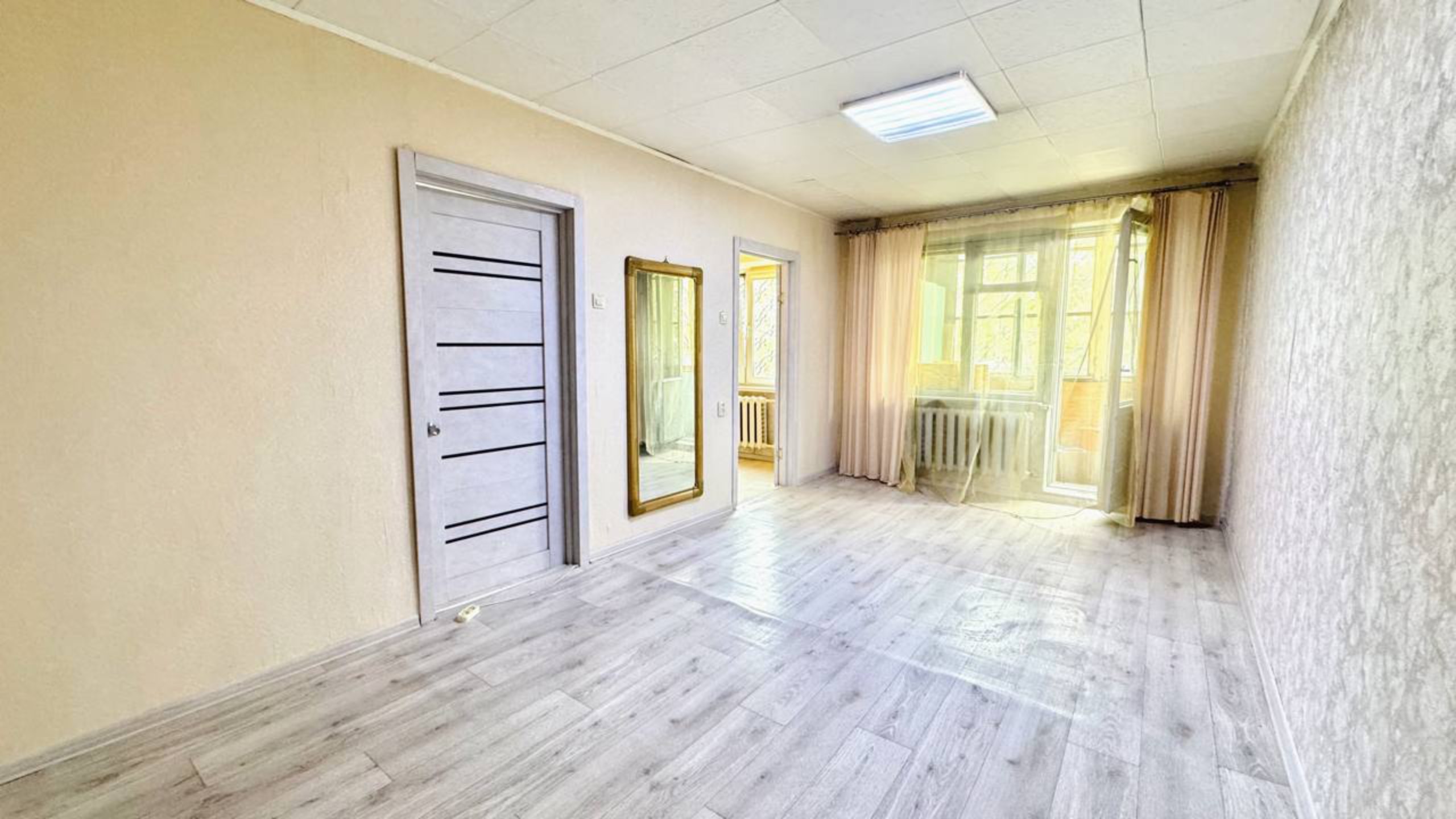 Продаётся 4-комнатная квартира по отличной цене! смотреть онлайн