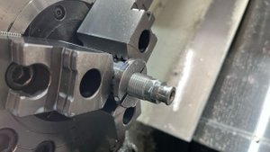 Корпус датчика из Д16. Фрезеровка S17, сверление.