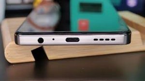 Дёшево - не значит плохо_ 5 Лучших бюджетных смартфонов в 2025 году