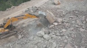 Тяжелая техника на строительстве горной дороги. Часть 2.