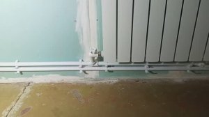 Продолжаю делать пластиковое отопление . Спаял все трубы в первой комнате .