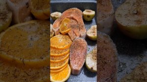 Стейки лосося с грушами, в апельсине с розмарином  и тимьяном