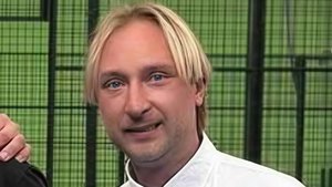 Евгению Плющенко пришлось оправдываться за очередную победу сына на соревнованиии без соперников