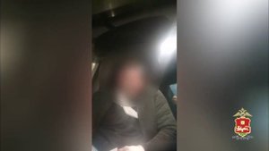 В Абакане пьяный виновник ДТП искусал себе руки и попал к медикам
