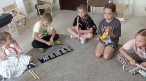 Урок музыки в Acadia Camp