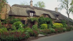 Внутри 500-летнего дома с соломенной крышей в Англии  Уютная загородная жизнь