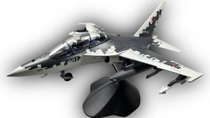 Модель самолета Яковлев Як-130 ВВС России 1:32 (с шасси)