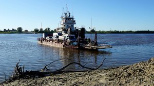 Паромная переправа через р.Иртыш в Тобольске