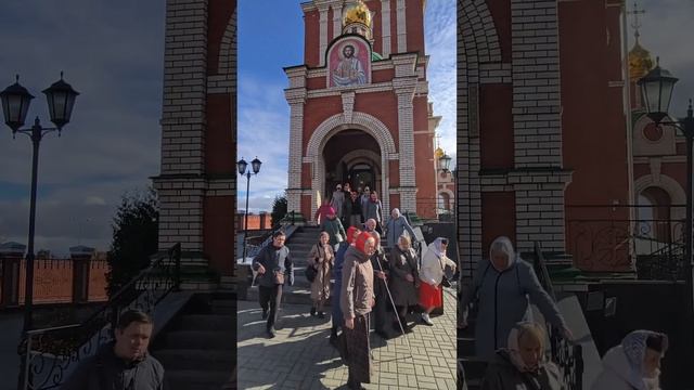 Осенняя Пасха в Воскресенском соборе г. Йошкар-Ола смотреть онлайн