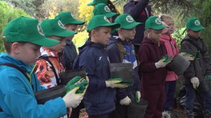 Ученики класса школьного лесничества побывали на экологическом уроке в лесном питомнике