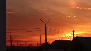 Мы живём на Земле-пульсаре,сказала пепельная Луна.