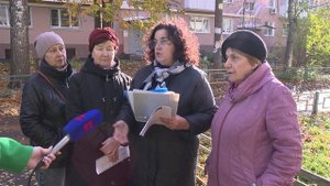 Жильцы дома на улице Гвардейцев в Московском районе борются с потоками нечистот
