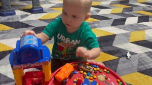 Машинки авто трек играю