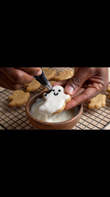 Пеку Мини-Печенье "Привидения" 👻 Самое милое на Хэллоуин | Tiny Ghost Cookies #shorts #tinykitchen