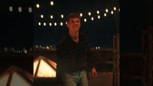 Миротворец в разговоре с напарником