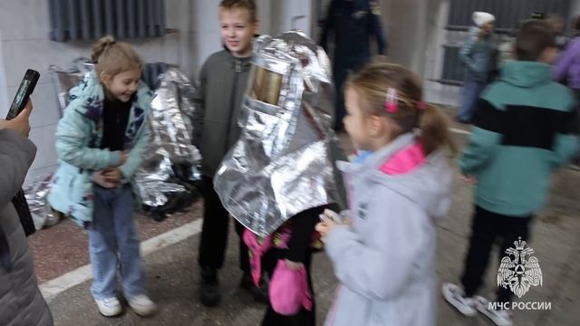 На страже безопасности: Школы №125 и №119 в ПСЧ №9! смотреть онлайн