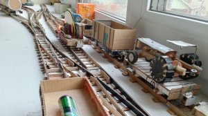 Как сделать своими руками в домашних условиях самому железная дорога