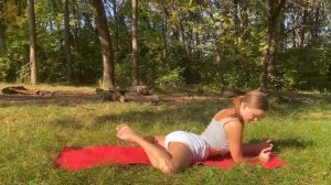 Fresh Air Yoga Flow – Breathe & Stretch