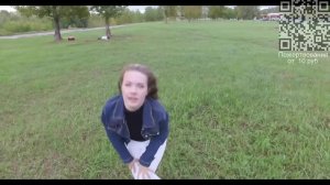 Юная девушка и квадрокоптер