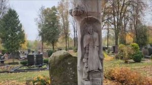 🌏 Земля-21й: ЛИТВА. Альгимантас - и его ручная работа на цельном стволе дуба! 🙏💞