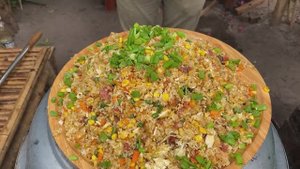 Деревенские повара готовят грязевых крабов по-деревенски