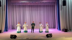 Ансамбль ИВОЛГА Сл. А. Суршков, муз. А. Грибанов Черная смородина