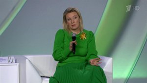 Как распознать фальшивки обсуждают участники форума "Диалог о фейках" в Москве