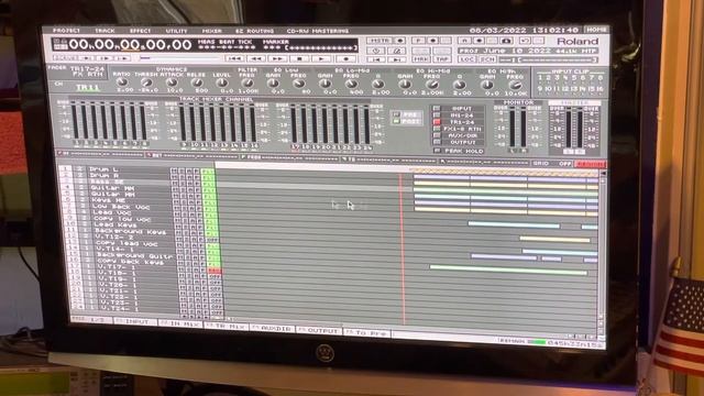 Roland VS2480 track bounce.￼ (1080p)