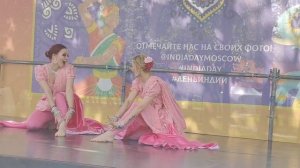 Индийский танец Dola Re