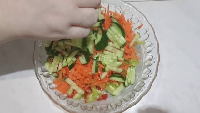 На нашем столе витаминный салатик